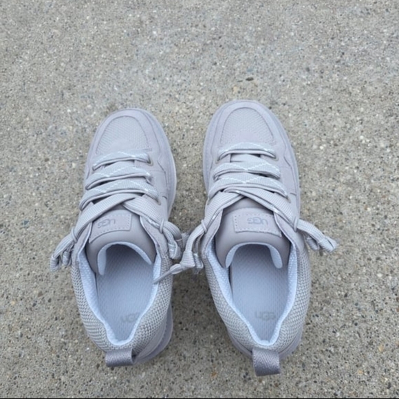 UGG Lowmel Comfort   Gray  Women Size 9 Sneakers